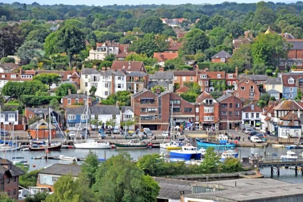 Stunning Luxury Apartment In Central Lymington Luaran gambar