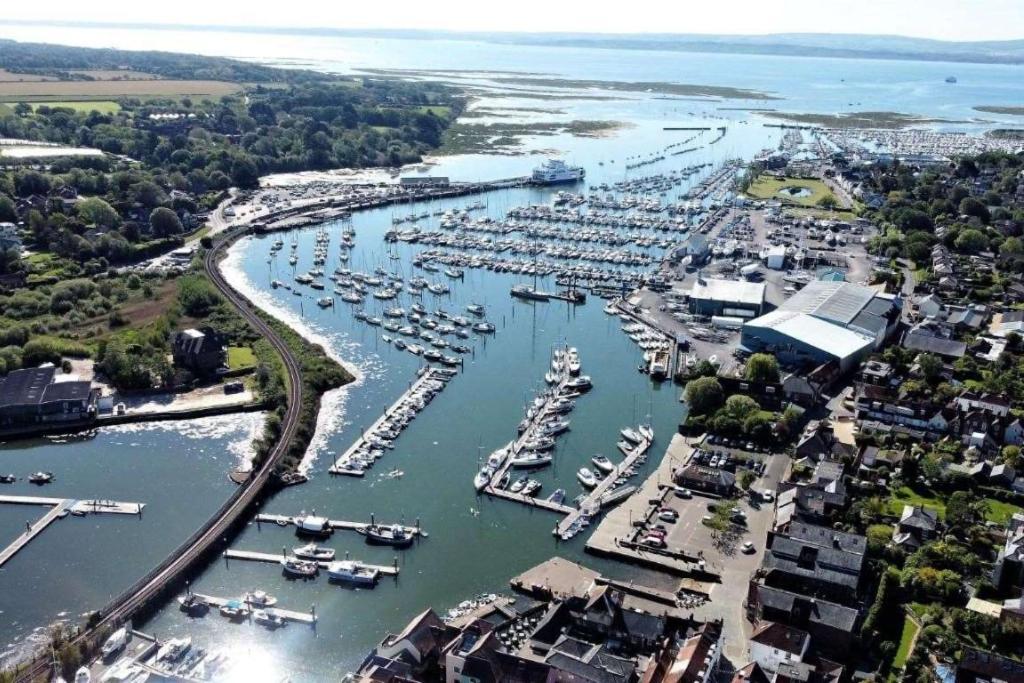Stunning Luxury Apartment In Central Lymington Luaran gambar
