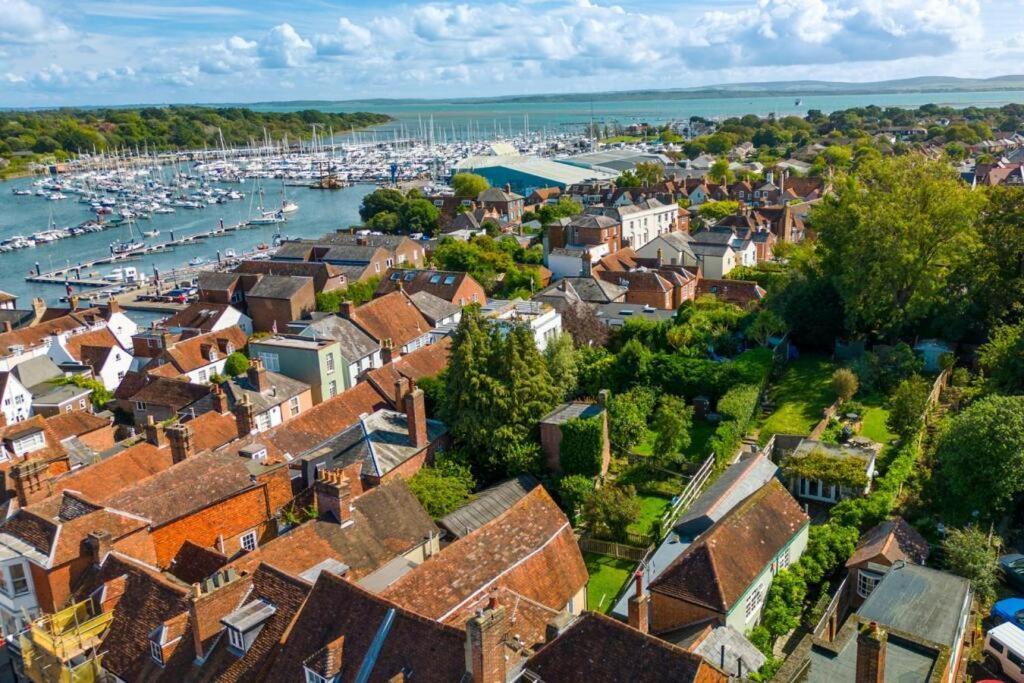 Stunning Luxury Apartment In Central Lymington Luaran gambar